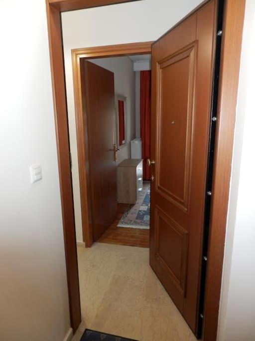 Your Cozy Six Street Apartment Лариса Екстер'єр фото